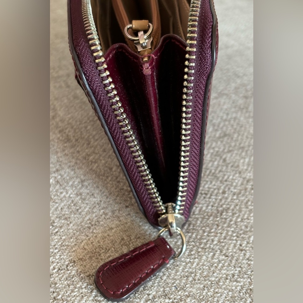 Rare COACH Burgundy Red Leather Zip Around Large Accordion Wallet EUC - Picture 10 of 11